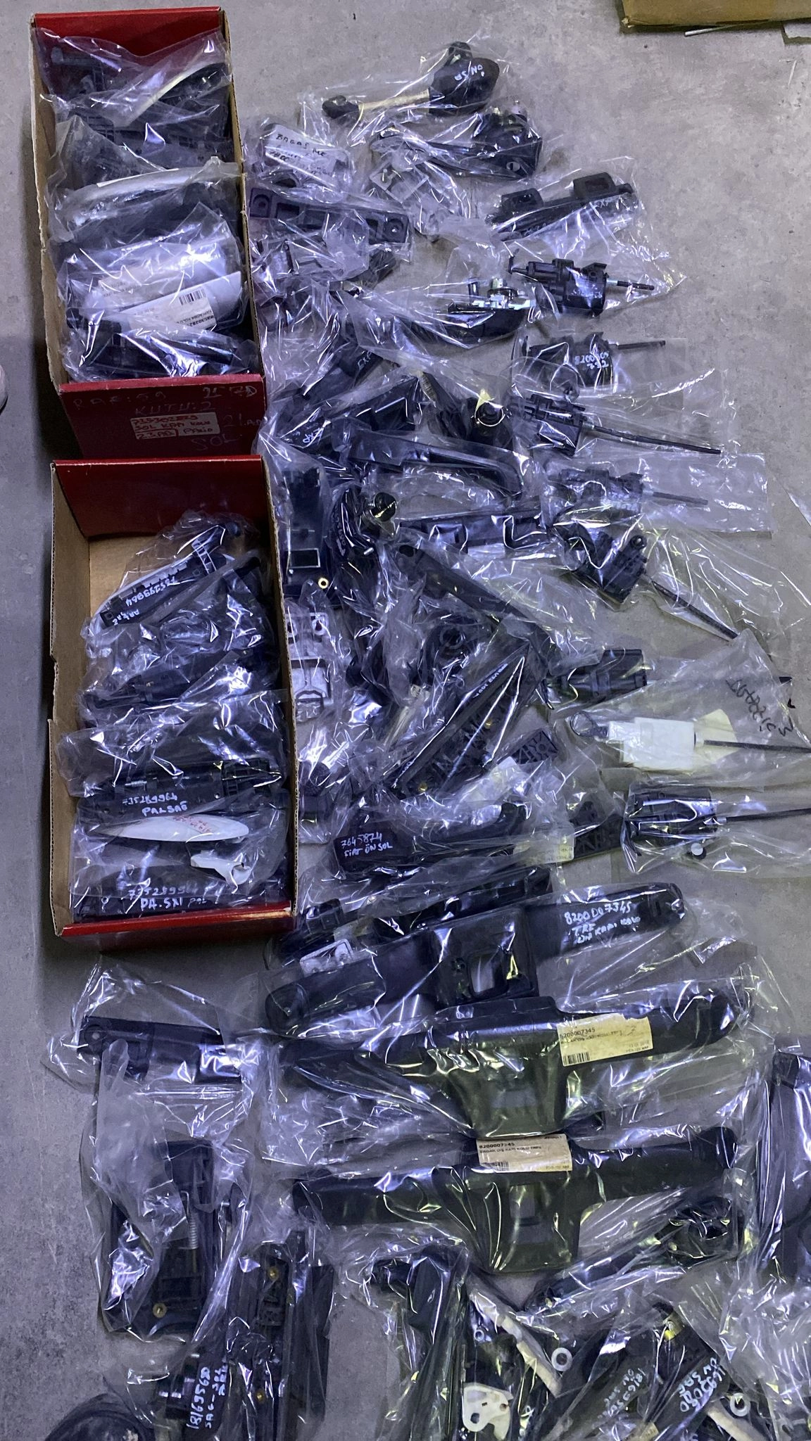 resimler/genel/ARKA KAPI KOLU ÇİZGİLİ SOL MAREA