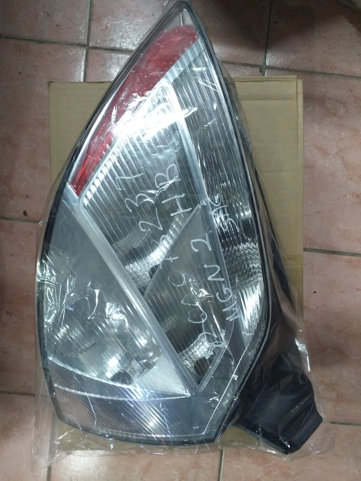 resimler/genel/MEGANE II HP SAĞSOL STOP 8200413214-8200073237 ORJINAL